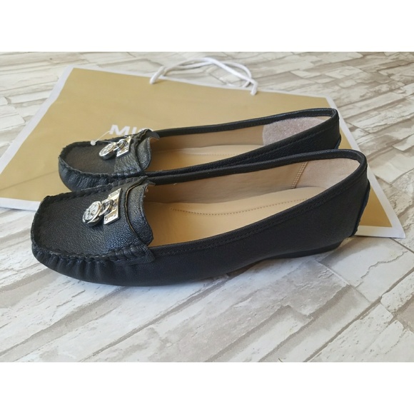 •Michael Kors• black Hamilton charm loafers - Picture 2 of 6